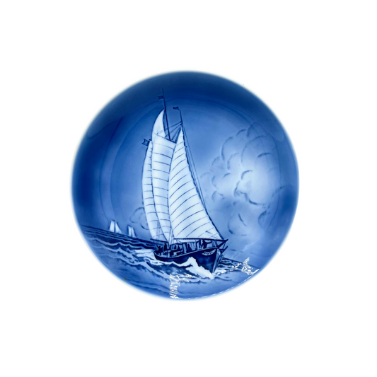 1983 New York Yacht Club commemorative plate