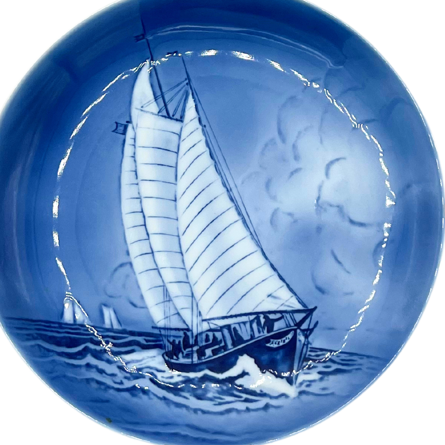 1983 New York Yacht Club commemorative plate