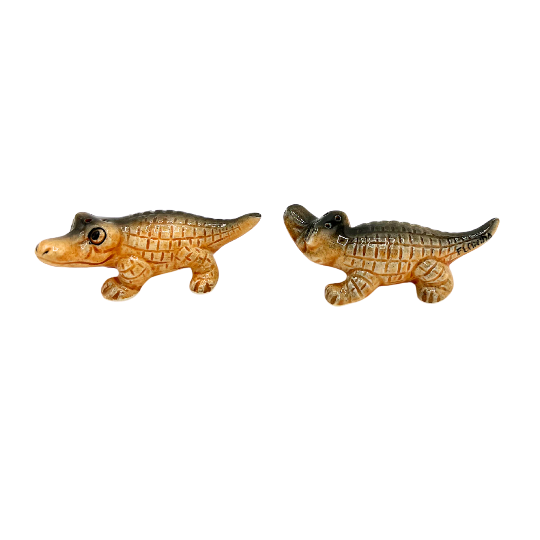 vintage alligator salt and pepper shakers