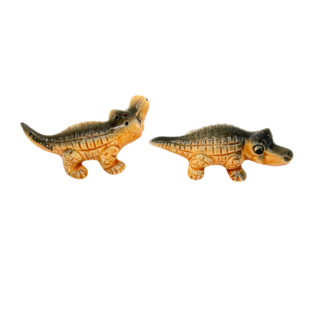 vintage alligator salt and pepper shakers