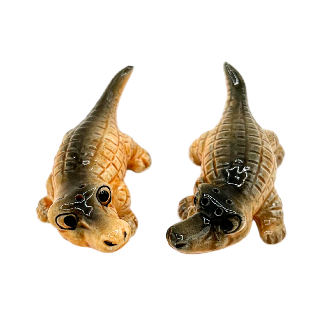 vintage alligator salt and pepper shakers